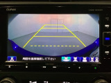 バックでの車庫入れも安心です! リアカメラが付いているバックモニター付のナビを装備しております。操作線もついており距離感も画面から確認できます。