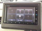 ナビ機能だけでなく、Bluetooth、CD再生などのオーディオ機能がついています!