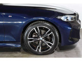 BMW認定中古車は360&deg;チェックリストに従い徹底的にチェック致します。機械的な箇所や電気系、コンピュータなどを詳細に点検。交換基準に達した部品は整備した後にご納車致します。