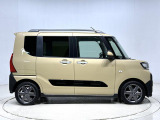 ドアは約90度に開くので荷物も積み込みやすく、乗り降りもしやすい♪ アウトドアで楽しく快適に過ごせる工夫がいっぱいです♪♪