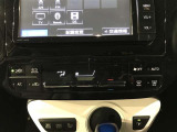 【オートエアコン】一度お好みの温度に設定すれば、車内の温度を検知し風量や温度を自動で調整。暑い&hellip;寒い&hellip;と何度もスイッチ操作をする必要はありません。快適な車内空間には必須の機能ですね♪