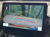 【バックカメラ】駐車時に後方がリアルタイム映像で確認できます。大型商業施設や立体駐車場での駐車時や、夜間のバック時に大活躍!運転スキルに関わらず、今や必須となった装備のひとつです!
