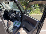 運転席開口部。