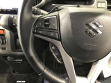 【ステアリングスイッチ】運転中に視線を前に向けたまま画面の操作できます。
