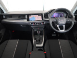 運転に必要な情報をメーター内に集約し、ドライバーの安全で快適な運転に寄与するコックピット
