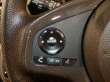 【ステアリングリモコン】ステアリングにオーディオ調節可能なスイッチが装備されていますので運転中でも視線をそらさずにオーディオの調節が可能です!