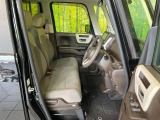 運転席シート廻りは使用感も少なく、良好な状態となっています。丁寧に使われていたことがよくわかりますね。