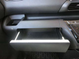 引き出しなのでスッキリと整理整頓できます。スリムタイプのティシュボックスが入ります