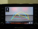 バックモニターで、後方を確認しながら安心して駐車することができます。運転初心者も熟練者も必須の機能ですよ!