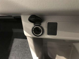 アクセサリーソケット装備。