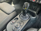 弊社お客様より頂いた下取車やデモカーが在庫の殆どを占めています。車の経歴や整備記録が分かり、ご安心してお車をお選び頂ける正規ディーラーならではのラインナップでございます。