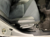 痛みの出やすい運転席シートの角、フロアマット、座面、ともに良好です