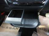 運転席の近くにドリンクホルダーがあるのでとても便利です。