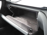 ご納車前にはBUBUならではの内外装の手入れ、自社工場による納車前点検では100項目に及ぶ法定点検に基づいた内容の点検整備とコンピューター診断を実施!