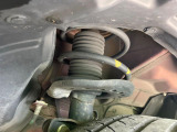 お車を安心してお乗りいただく為には、足回りの定期点検が欠かせません。サービスサポート(有償保証)では無料点検もご提供しており、安心のカーライフをお過ごしいただけるサポート体制が整っています。