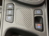【電動パーキングブレーキ】オートモードのときは、シフトレバーの操作に応じてパーキングブレーキが自動で作動♪