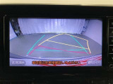 バックガイドモニターで、後方を確認しながら安心して駐車することができます。運転初心者も熟練者も必須の機能ですよ!