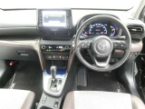 運転席からの視界はこんな感じです☆お気軽にご来店いただき、実際に座って是非お確かめください。ドライバーに寄り添う快適な操作フィールをもたらすステアリングです。