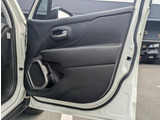 運転席ドアパネルになります。