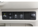 ■衝突回避支援機構■自動車に搭載したレーダーやカメラからの情報をコンピュータが解析し、運転者への警告やブレーキの補助操作などを行います。事故予防に!