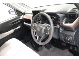 運転席周りは遊びにも通勤にも普段のお買い物にもピッタリ。日々のドライブに居心地のよいレイアウトです。