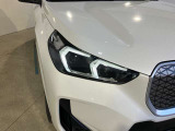 LEDヘッドライト 先進のLEDテクノロジーを採用。キセノンライトを上回るコントラストで明るく輝きます。夜間や悪天候時の日中でも優れた視野性を発揮し安全性と快適性を高めます。