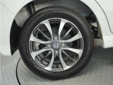 アルミホイール装着車です!これで足元まわりもおしゃれにきまります!