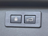 【パワーバックドア】スマートキーや運転席のボタンを押すだけでリアゲートが自動で開閉します!荷物を持っている時や、高い位置にあるバックドアを閉める際に便利な機能です♪