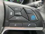 プロパイロットスイッチ。同一車線でのハンドルとアクセルのアシストが可能 長距離ドライブ時に同乗者との会話が弾みます。