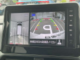 まるで真上から見ているような、視認性の良いアラウンドビューモニターです。駐車が苦手な方でもこれでらくらく駐車できますよ。