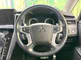 【純正革巻きステアリング】上質な革を使用することで、手にしっかり馴染みとても運転しやすいハンドルです♪
