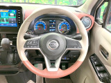【純正革巻きステアリング】上質な革を使用することで、手にしっかり馴染みとても運転しやすいハンドルです♪