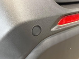 【クリアランスソナー】バンパーに付いたセンサーが障害物を検知!一定の距離に近づくとアラートで教えてくれます♪狭い駐車スペースや車庫入れ時も安心ですね☆