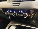 シートヒーター装備付き車!!座席に埋め込まれた電熱線によりシートを暖めることが出来る装備で、温めたられたシートは、寒い冬には最適です!!