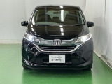 LEDヘッドライトを装備しています。LEDヘッドライトはとても明るく、雨の日や夜間走行も安全・安心です。オートライトコントロール付きで周囲の明るさに応じて自動で点灯・消灯します