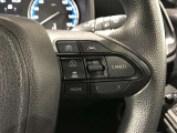 【ステアリングスイッチ】前方から目を離すことなく操作することが可能です。