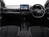◆視界広々で非常に運転しやすくロングドライブでも疲れを感じさせないすっきりとまとまったインパネ周りです。