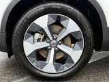 5-Yスポーク 7.5J&times;19インチ ダイヤモンドカット/マットグラファイト 235/50R19サイズのミシュランを装着