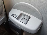 パワーウィンドウや自動ドアロック機能もございます。
