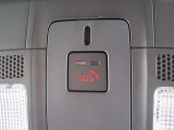 エアバッグ作動時や後突時、もしくは車内のSOSボタンを押した際に緊急通報オペレーターに連携し、救急・警察を手配します。更にオペレーターにも連携、お客様のご要望に応じてロードサービスの手配を行います。