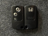 【スマートキー】持っているだけでエンジン始動や、ドアロックの開閉まで出来ちゃう賢く便利なスマートキーを装備!イモビライザーでセキュリティー対策もOK!