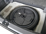 プレミアムサウンドシステムBeats サウンドシステム(総出力300W、8チャンネル6スピーカー)