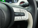 ◆アダプティブクルーズコントロール◆予め設定した車速内でクルマが自動的に加減速。前走車との適切な車間距離を維持しながら追従走行します。【LKAS】車線維持支援システムでステアリング操作を支援。