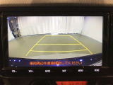 【バックモニター】駐車時に後方がリアルタイム映像で確認できます。大型商業施設や立体駐車場での駐車時や、夜間のバック時に大活躍!運転スキルに関わらず、今や必須となった装備のひとつです!