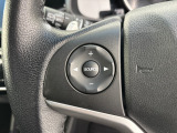 ★オーディオコントロールスイッチ★ステアリングにはオーディオコントロールスイッチが付いていますので、目線を正面から外すことが無く、また、ステアリングから手を離さずにオーディオ操作ができます