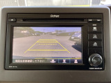 バックモニター付きで、車庫入れやバック時の後方確認をサポート。
