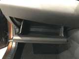 グローブボックス。