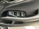 DVDプレーヤーにUSBソケットが2口ございます。お好きな音楽を車に持ち込んで聴くことが出来ます。走行中にDVD映像の再生はできません