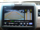 バック駐車が苦手な方や、初めてのお車で不安な方でも後方をナビ画面に映してくれるので、ラクラク停められます。