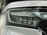 LEDヘッドライトは、点灯の瞬間から最大光量を発揮し、突然暗くなるトンネルなどでの安定感を高めます。